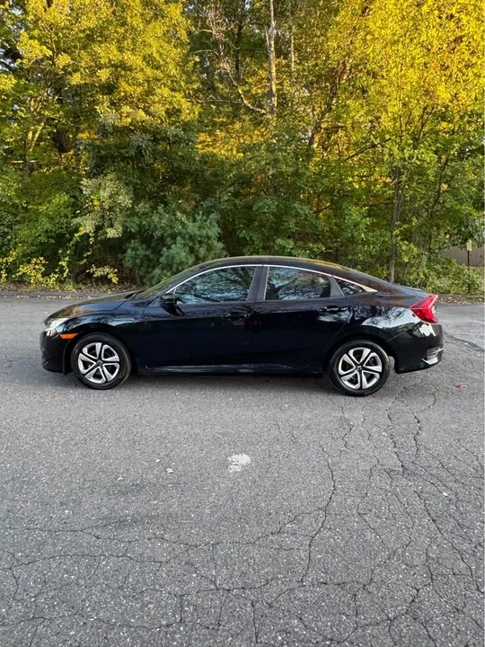 2018 Honda Civic 10th Gen - Image 4 of 18