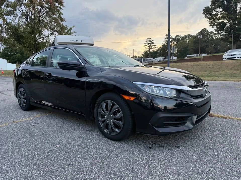 2018 Honda Civic 10th Gen - Image 4 of 9