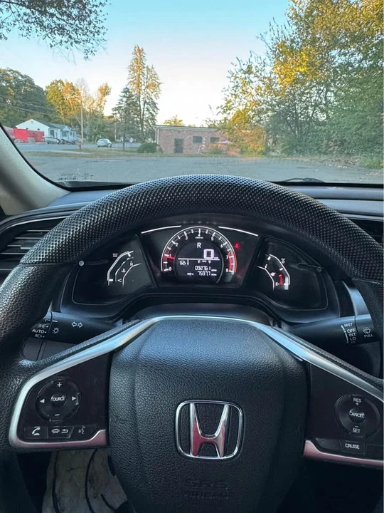 2018 Honda Civic 10th Gen - Image 17 of 18