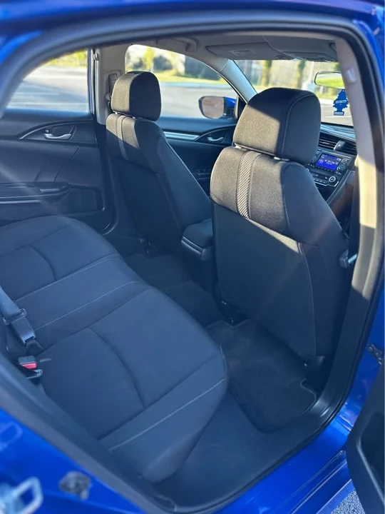 2018 Honda Civic 10th Gen - Image 11 of 17