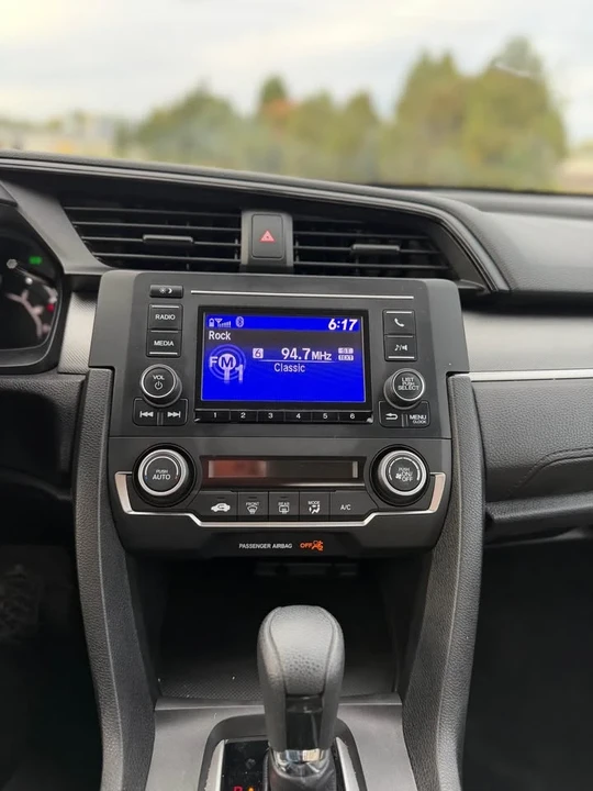 2018 Honda Civic 10th Gen - Image 19 of 20