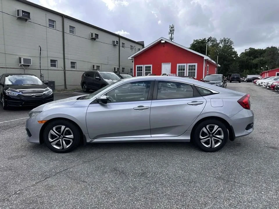 2018 Honda Civic 10th Gen - Image 7 of 13