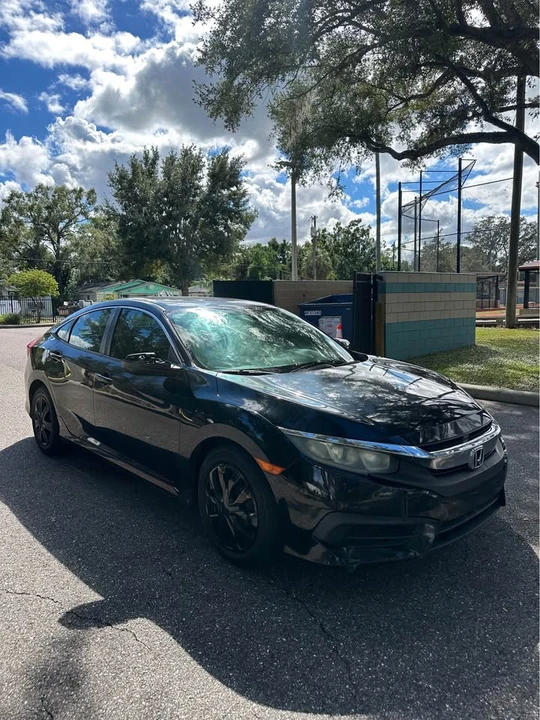 2018 Honda Civic 10th Gen - Image 2 of 9