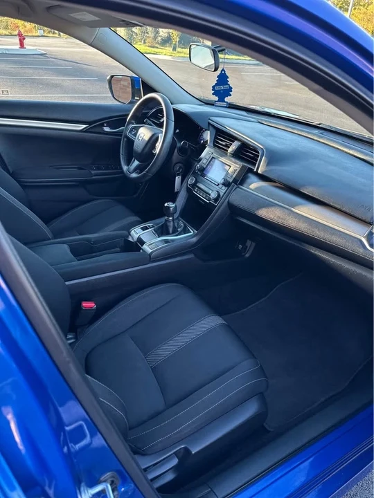 2018 Honda Civic 10th Gen - Image 12 of 17