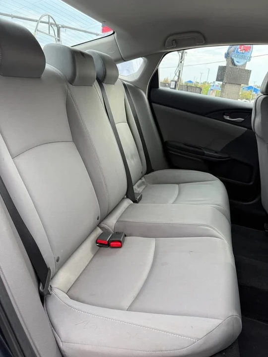 2018 Honda Civic 10th Gen - Image 11 of 20
