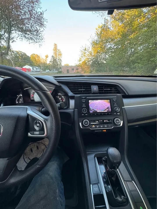 2018 Honda Civic 10th Gen - Image 16 of 18