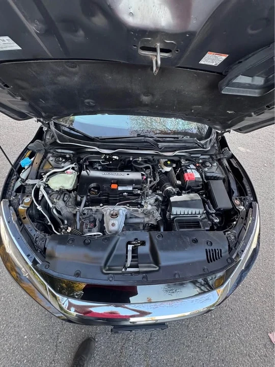 2018 Honda Civic 10th Gen - Image 13 of 18