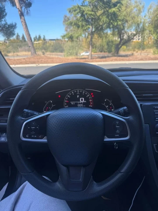 2018 Honda Civic 10th Gen - Image 10 of 16