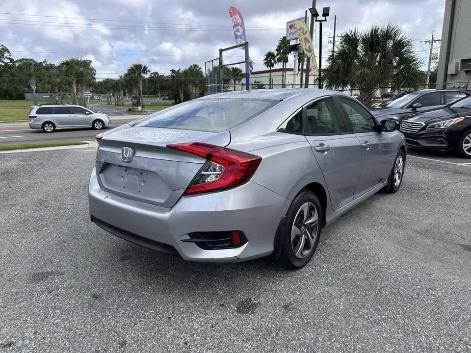 2018 Honda Civic 10th Gen - Image 4 of 13