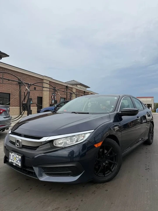 2018 Honda Civic 10th Gen - Image 18 of 20