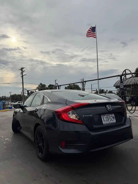 2018 Honda Civic 10th Gen - Image 5 of 20