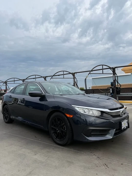 2018 Honda Civic 10th Gen - Image 4 of 20