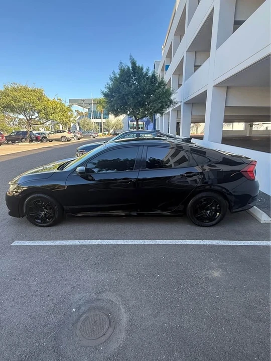 2018 Honda Civic 10th Gen - Image 5 of 7