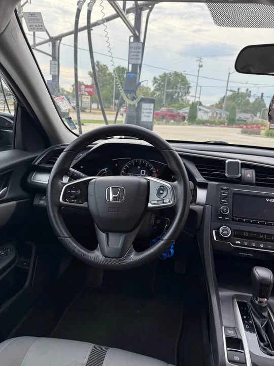 2018 Honda Civic 10th Gen - Image 17 of 20