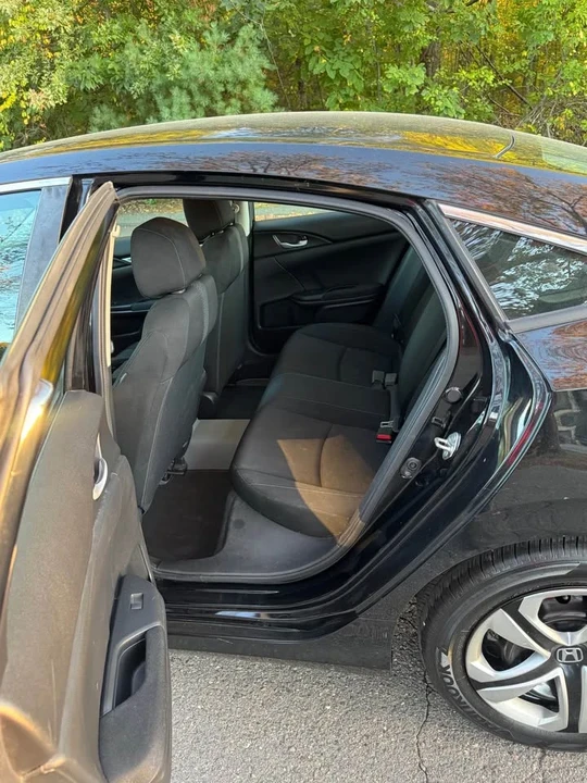 2018 Honda Civic 10th Gen - Image 9 of 18