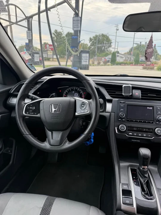 2018 Honda Civic 10th Gen - Image 7 of 20