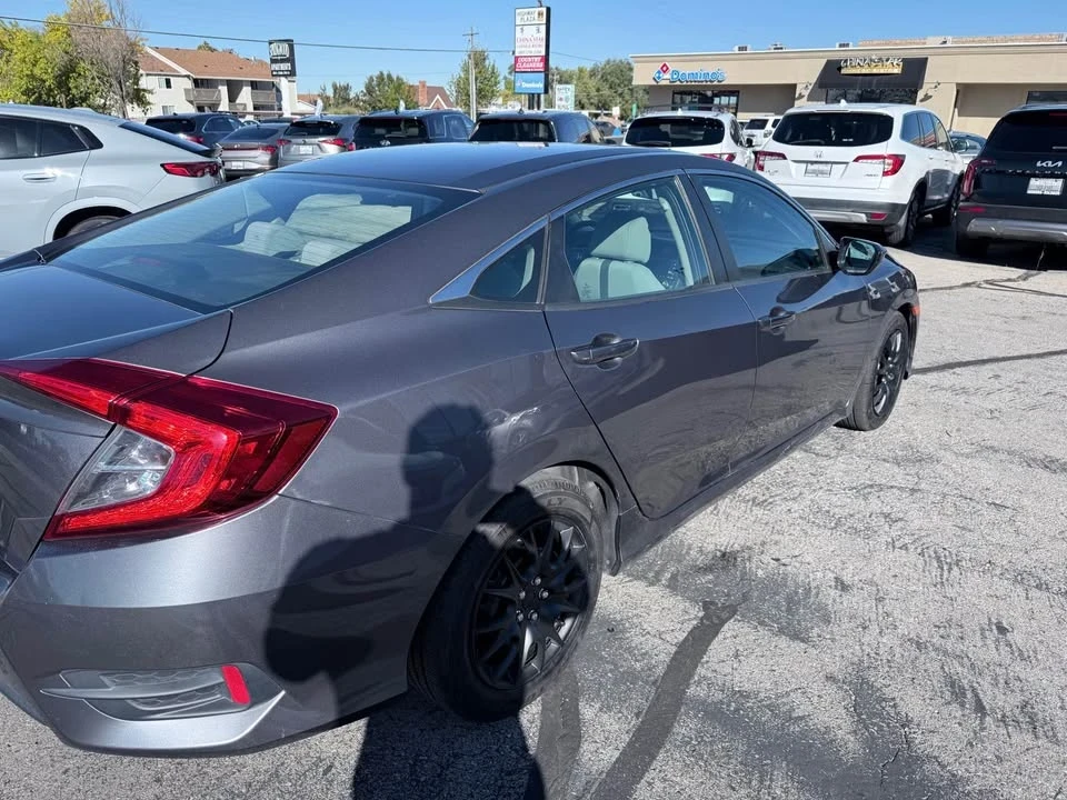 2018 Honda Civic 10th Gen - Image 5 of 15