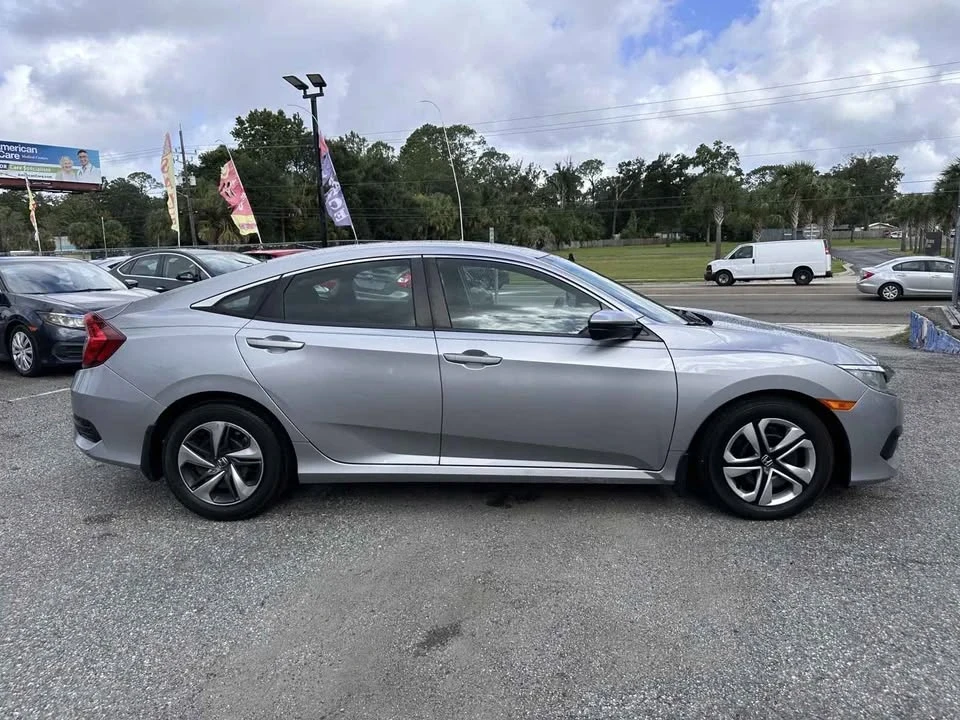 2018 Honda Civic 10th Gen - Image 3 of 13