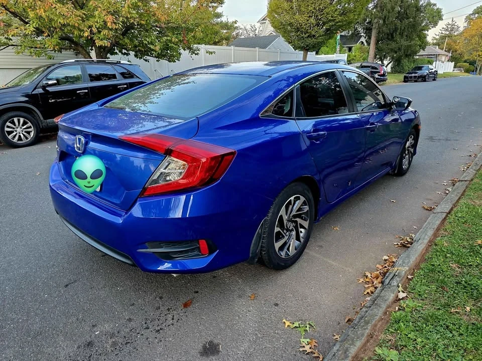 2018 Honda Civic 10th Gen - Image 6 of 11