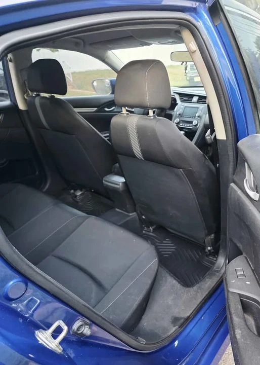 2018 Honda Civic 10th Gen - Image 9 of 11