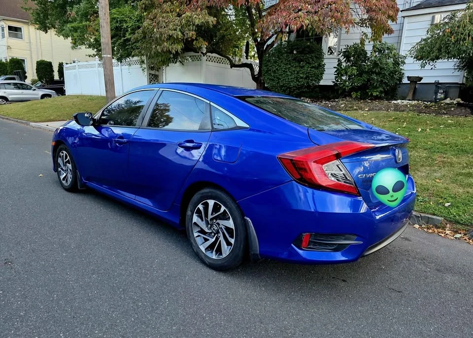 2018 Honda Civic 10th Gen - Image 4 of 11