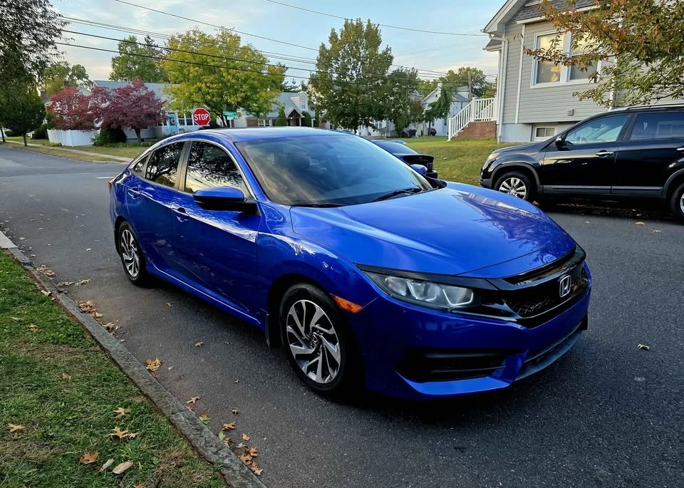 2018 Honda Civic 10th Gen - Image 2 of 11