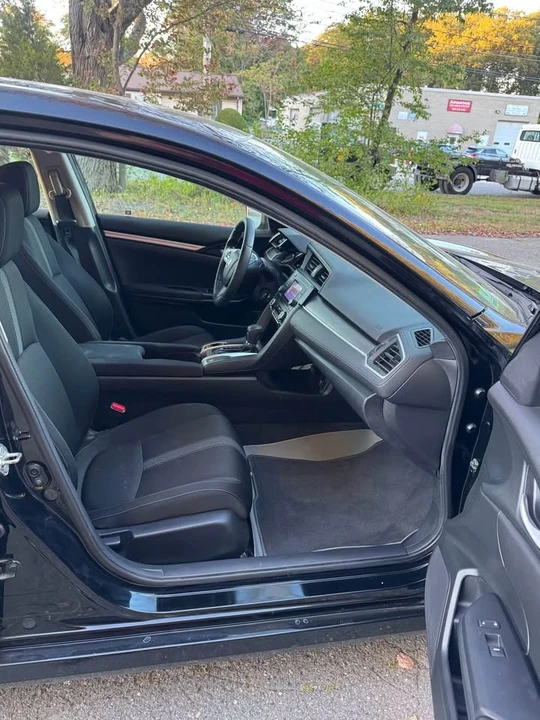 2018 Honda Civic 10th Gen - Image 11 of 18