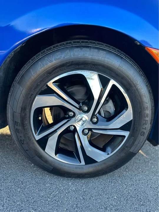 2018 Honda Civic 10th Gen - Image 16 of 17