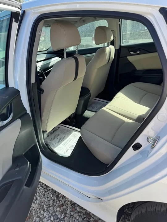 2018 Honda Civic 10th Gen - Image 5 of 7