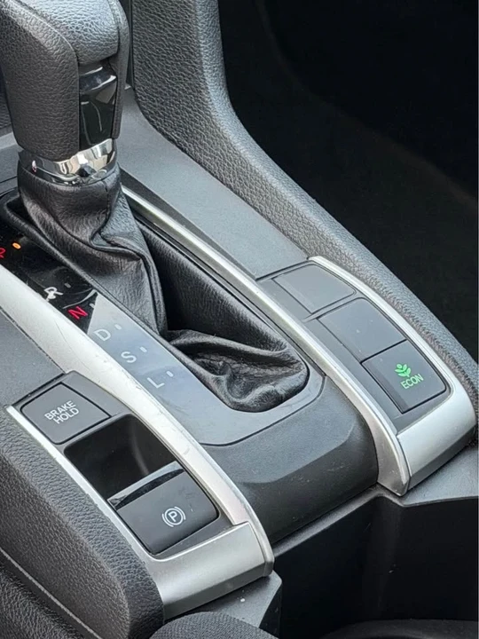 2018 Honda Civic 10th Gen - Image 16 of 20