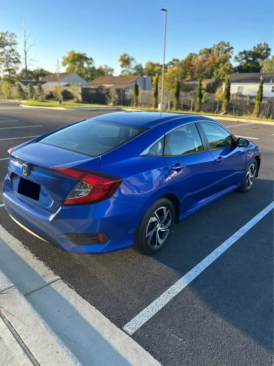 2018 Honda Civic 10th Gen - Image 5 of 17