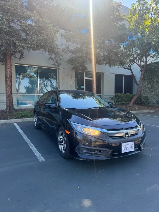 2018 Honda Civic 10th Gen - Image 2 of 16