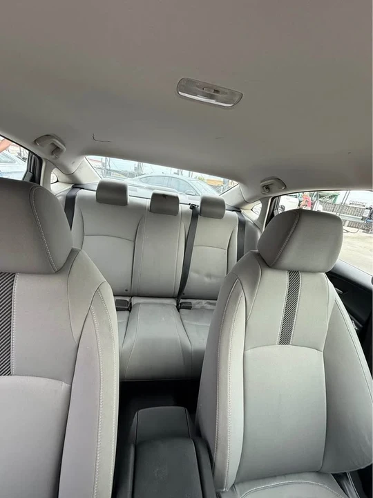 2018 Honda Civic 10th Gen - Image 12 of 20