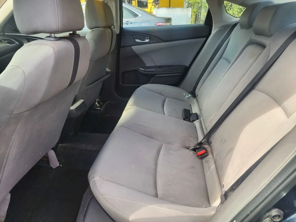 2018 Honda Civic 10th Gen - Image 9 of 11