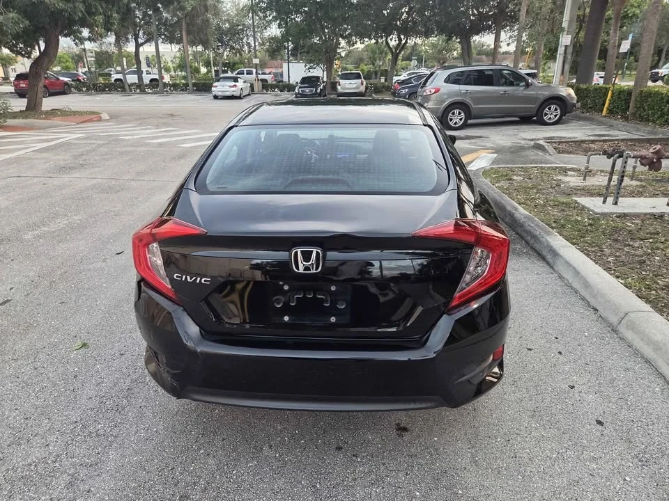 2018 Honda Civic 10th Gen - Image 9 of 9
