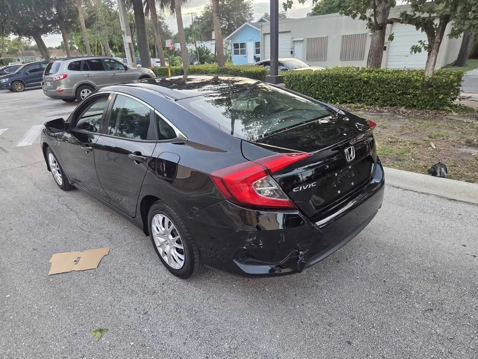 2018 Honda Civic 10th Gen - Image 4 of 9