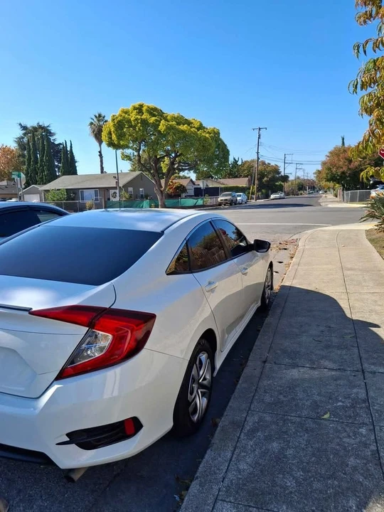 2018 Honda Civic 10th Gen - Image 4 of 17