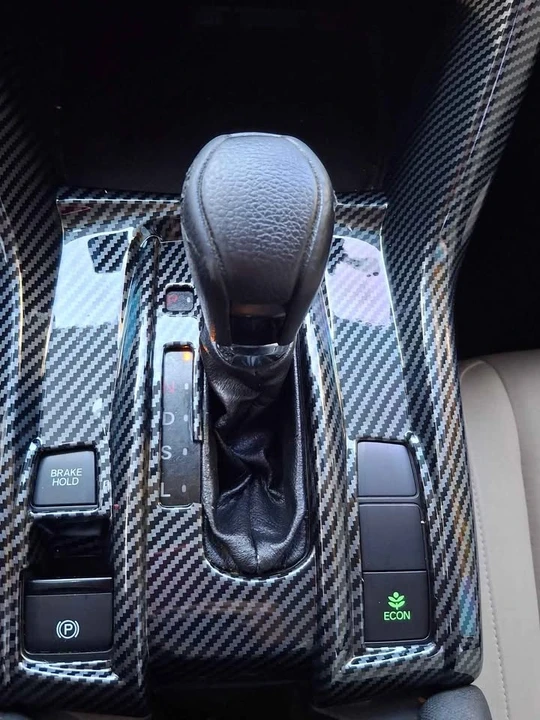 2018 Honda Civic 10th Gen - Image 15 of 17