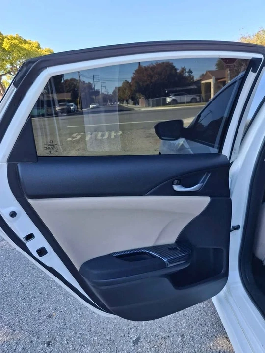 2018 Honda Civic 10th Gen - Image 9 of 17