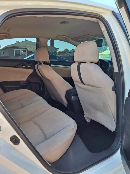 2018 Honda Civic 10th Gen - Image 12 of 17