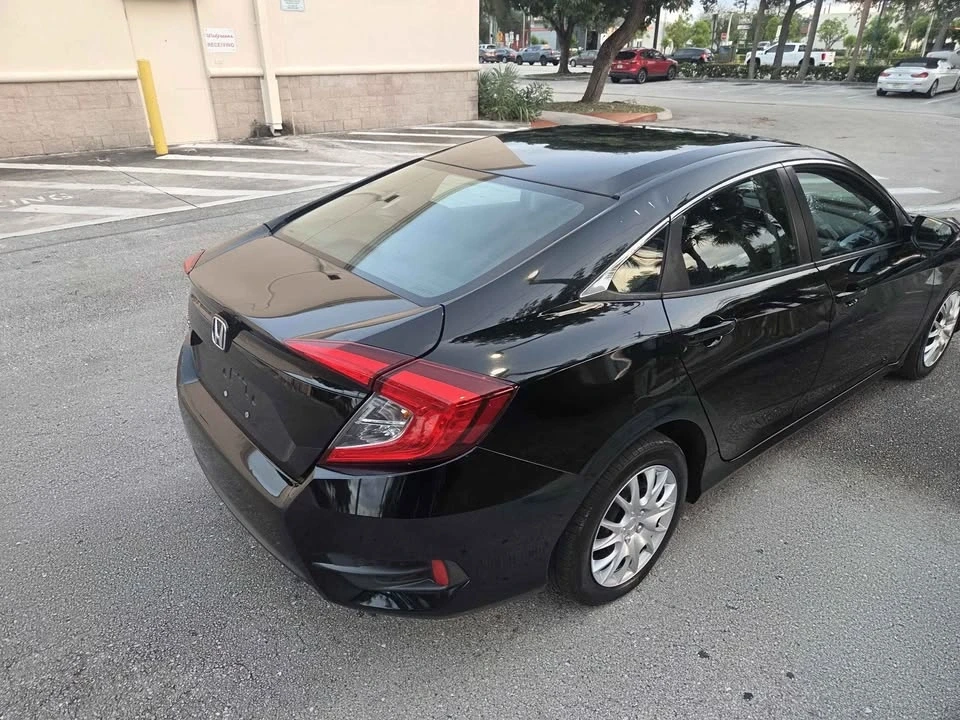 2018 Honda Civic 10th Gen - Image 2 of 9