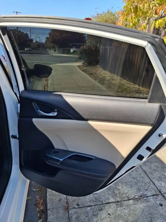 2018 Honda Civic 10th Gen - Image 13 of 17