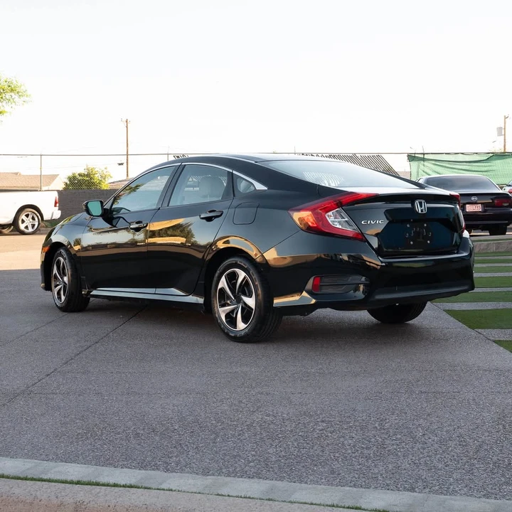 2018 Honda Civic 10th Gen - Image 6 of 16