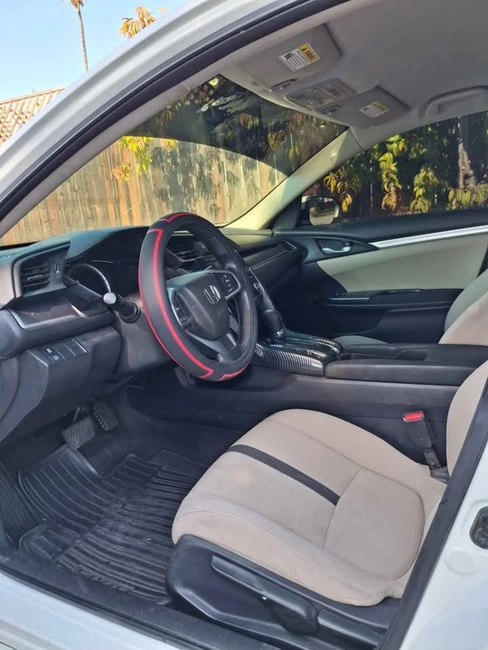 2018 Honda Civic 10th Gen - Image 6 of 17