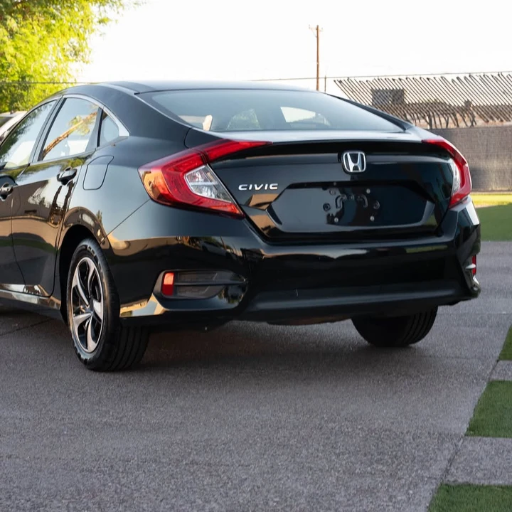 2018 Honda Civic 10th Gen - Image 5 of 16