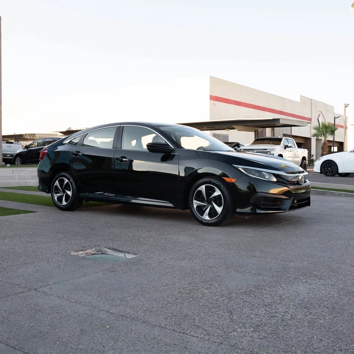 2018 Honda Civic 10th Gen - Image 9 of 16
