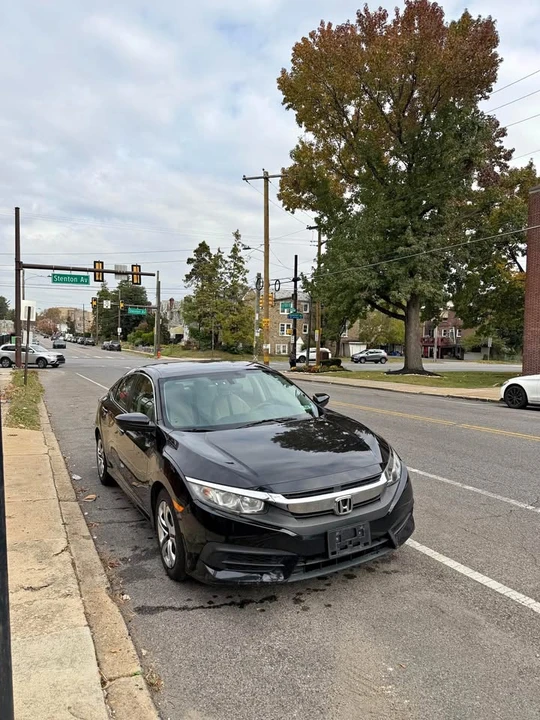 2018 Honda Civic 10th Gen - Image 2 of 13