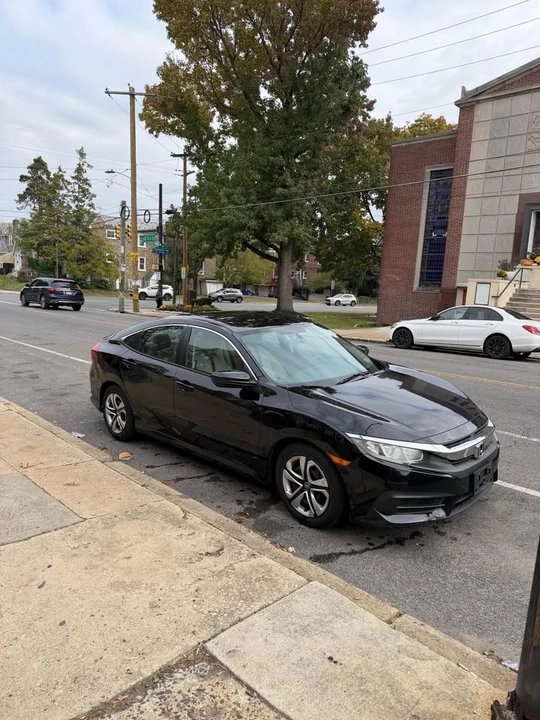2018 Honda Civic 10th Gen - Image 8 of 13