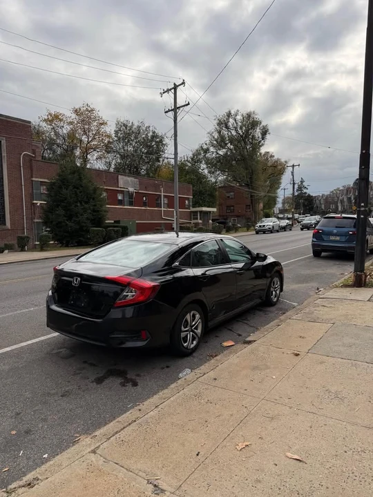 2018 Honda Civic 10th Gen - Image 3 of 13