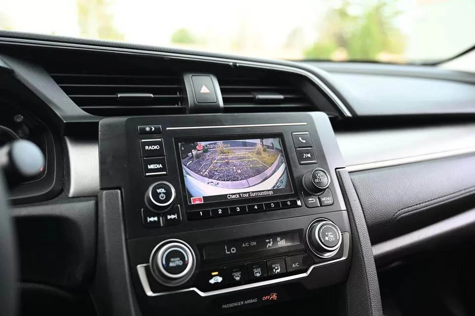2018 Honda Civic 10th Gen - Image 10 of 13